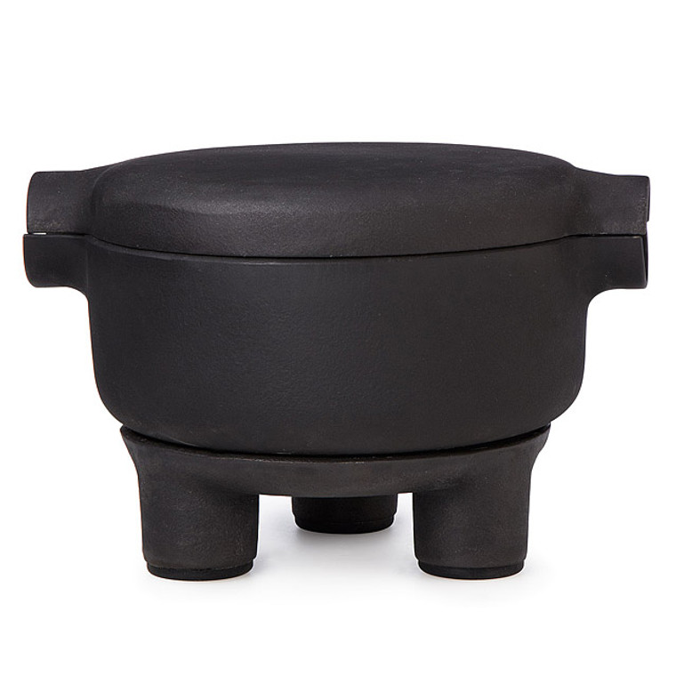 Cast Iron Casserole Dish With Stand