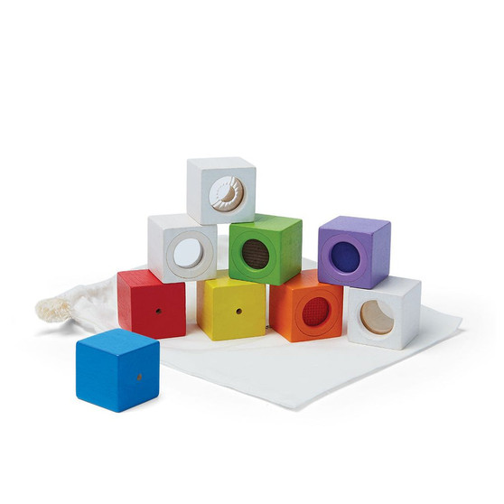 This set of 9 different sensory blocks consists of 3 visual, 3 auditory, and 3 tactile blocks. This set encourages kinesthetic learning.
