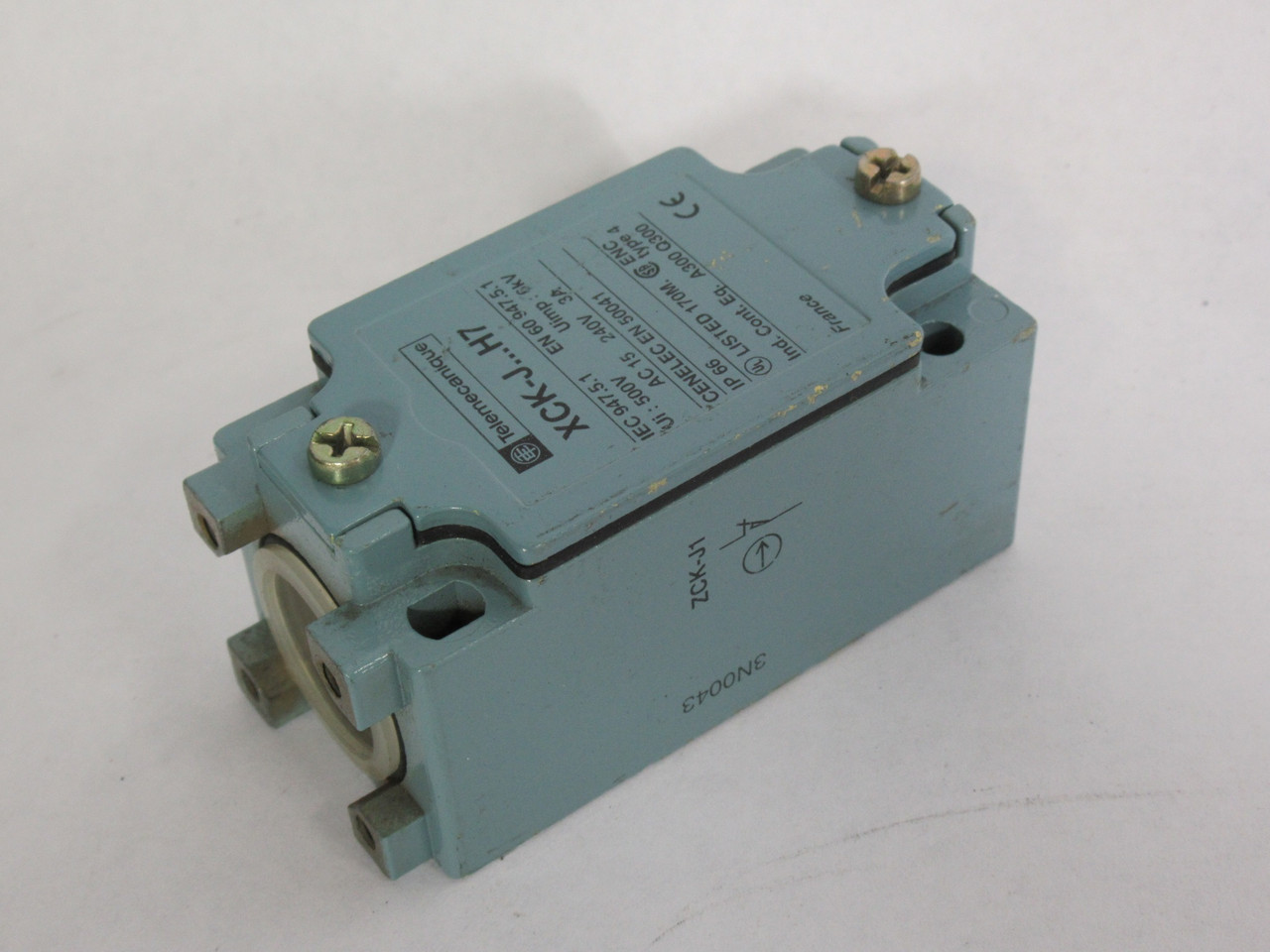 Telemecanique Limit Switch 10A 240VAC XCK-J...H7 ! WOW - Industrial ...