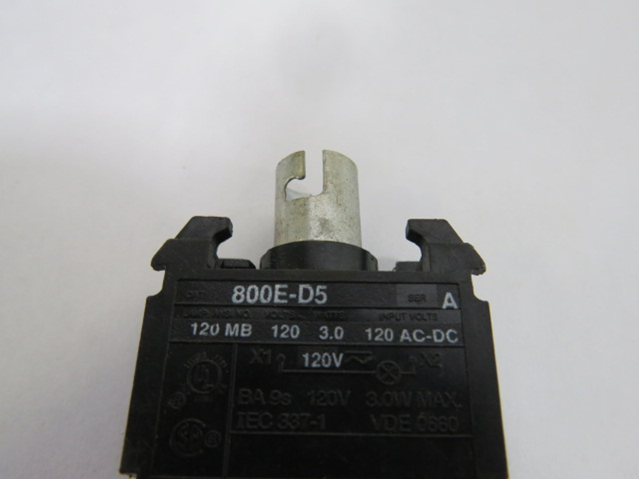 Allen-Bradley 800E-D5 Series A Push Button Lamp Module 120V USED