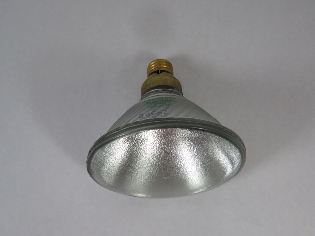 Sylvania 14423 PAR38 Halogen Lamp 60W 120V DAMAGED BOX ! NEW !