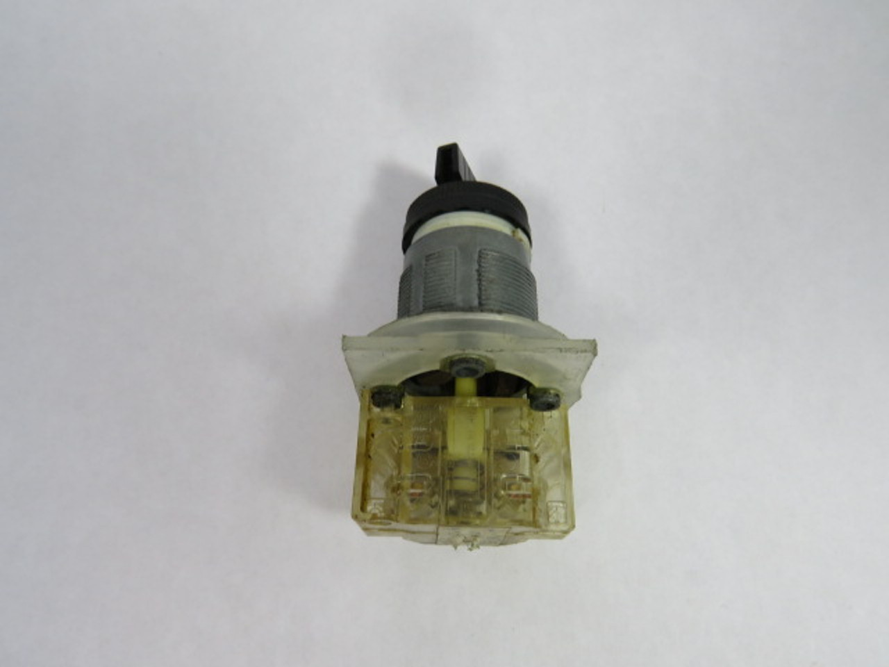 Square D 9001-SKS42BH5 Selector Switch 1NO 3-Position USED