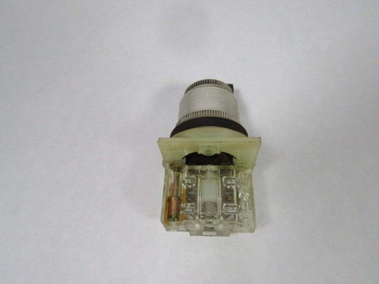 Square D 9001-KS25BH1 Selector Switch 1NO/1NC 2-Position USED