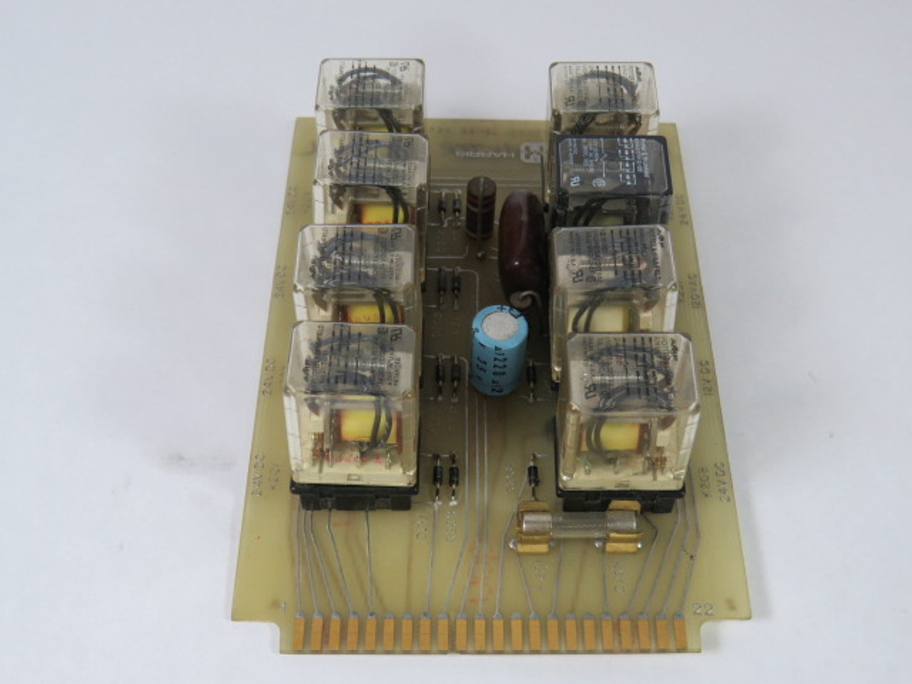 Harris Z200-751157 8-Relay Output Card USED