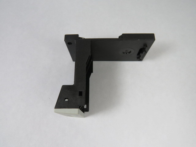 Siemens 3RU1916-3AA01 Mounting Bracket for Overload Relay USED