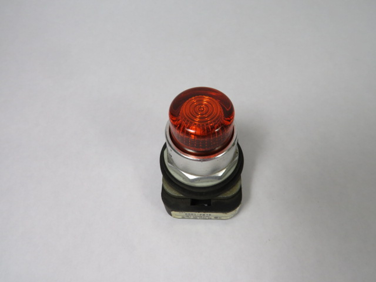 Allen-Bradley 800T-PB16AX Series T Amber Push Button 120V 50/60HZ USED