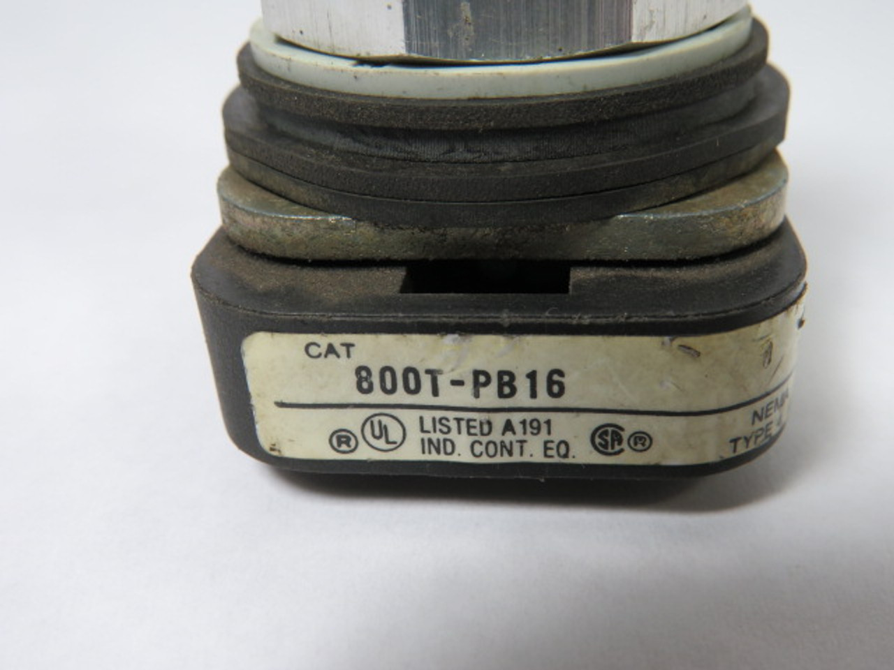Allen-Bradley 800T-PB16AX Series T Amber Push Button 120V 50/60HZ USED