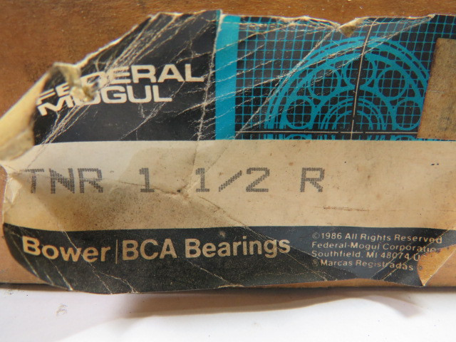 Federal Mogul TNR 1 1/2 R 2-Bolt Flange Block Bearing With Collar ! NEW !