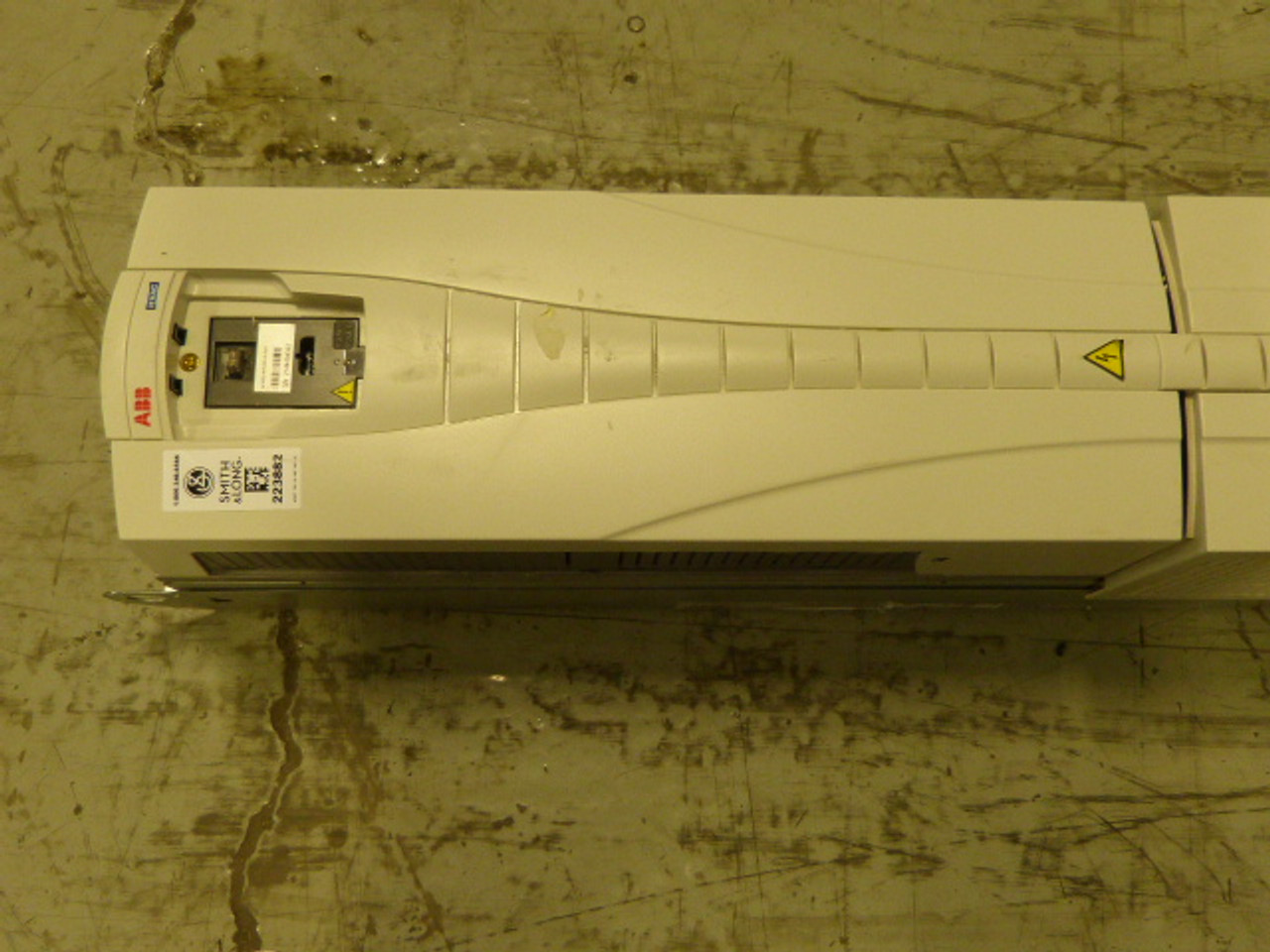 ABB ACH550-VDR-032A-6-F267 Ac Drive 32A 30Hp W/ SwitchUSED