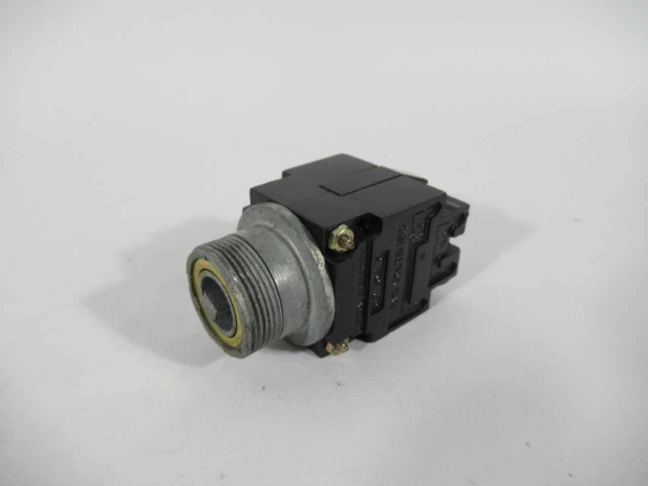 General Electric CR104B122 Selector Switch 2NO/2NC 2-Position USED