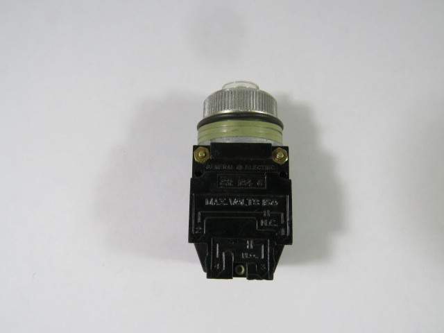 General Electric CR104A8223 Push Button No Mushroom Head 2NO/2NC USED