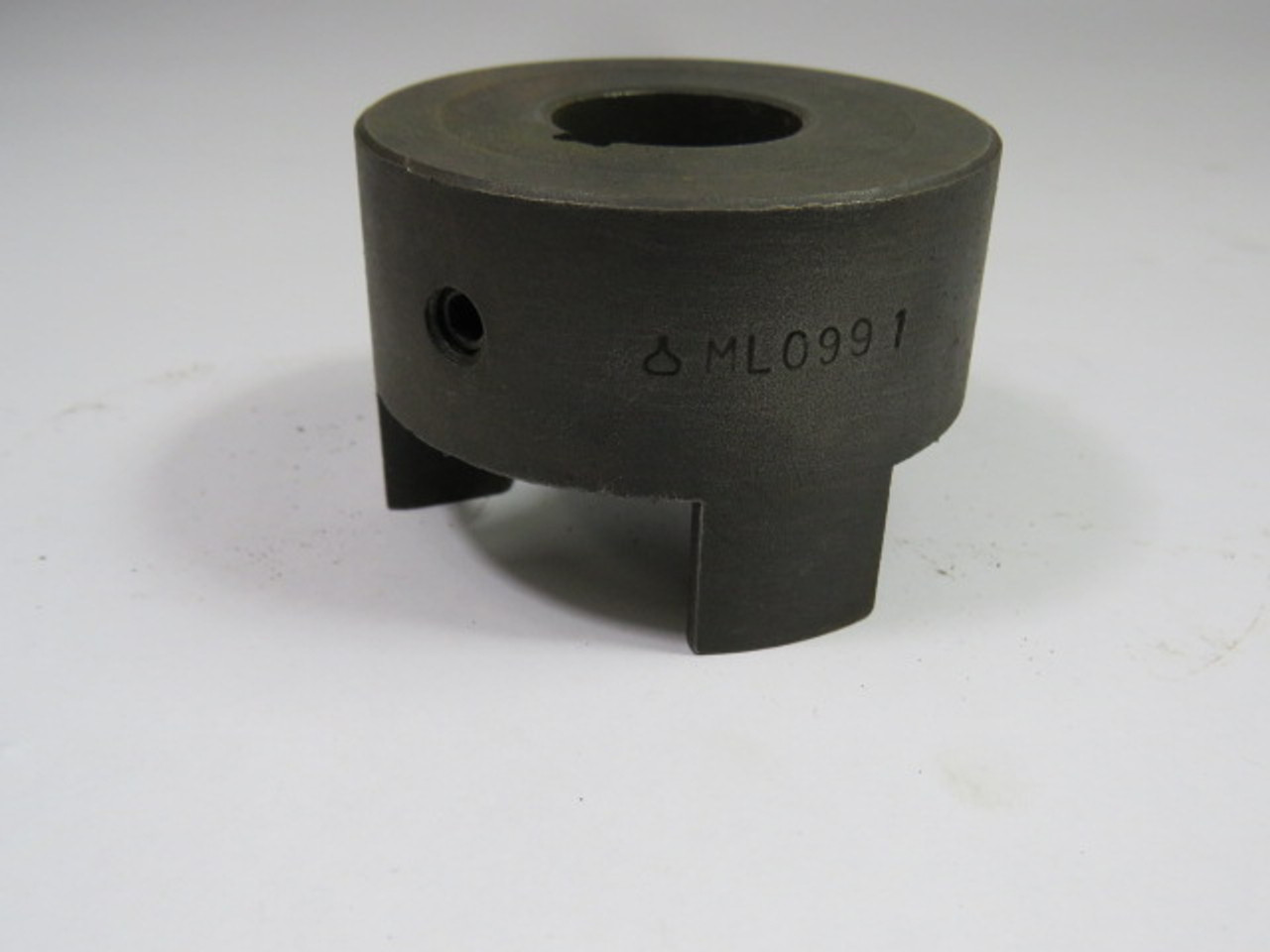 Martin ML099-1 Jaw Coupling 2-17/32" OD 1" Bore 1-1/16" LTB USED