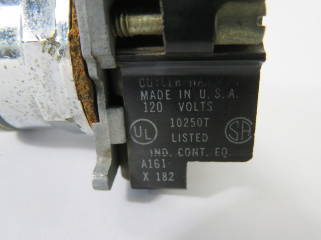 Cutler-Hammer 10250T201NC2N Green Pilot Light w/ Ribbed Dome Lens 120V USED