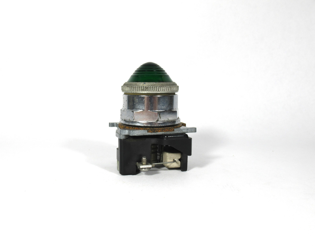 Cutler-Hammer 10250T201NC2N Green Pilot Light w/ Ribbed Dome Lens 120V USED