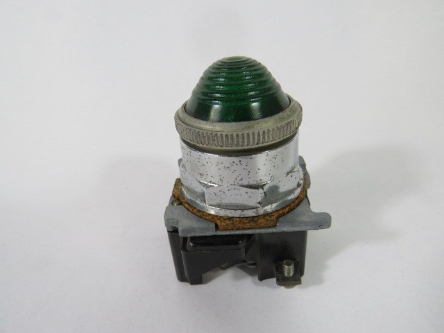 Cutler-Hammer 10250T201NC2N Green Pilot Light w/ Ribbed Dome Lens 120V USED