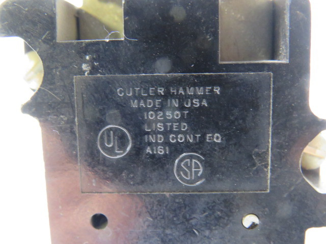 Cutler-Hammer 10250T411W White Push Button w/ Ribbed Dome Lens 120V USED