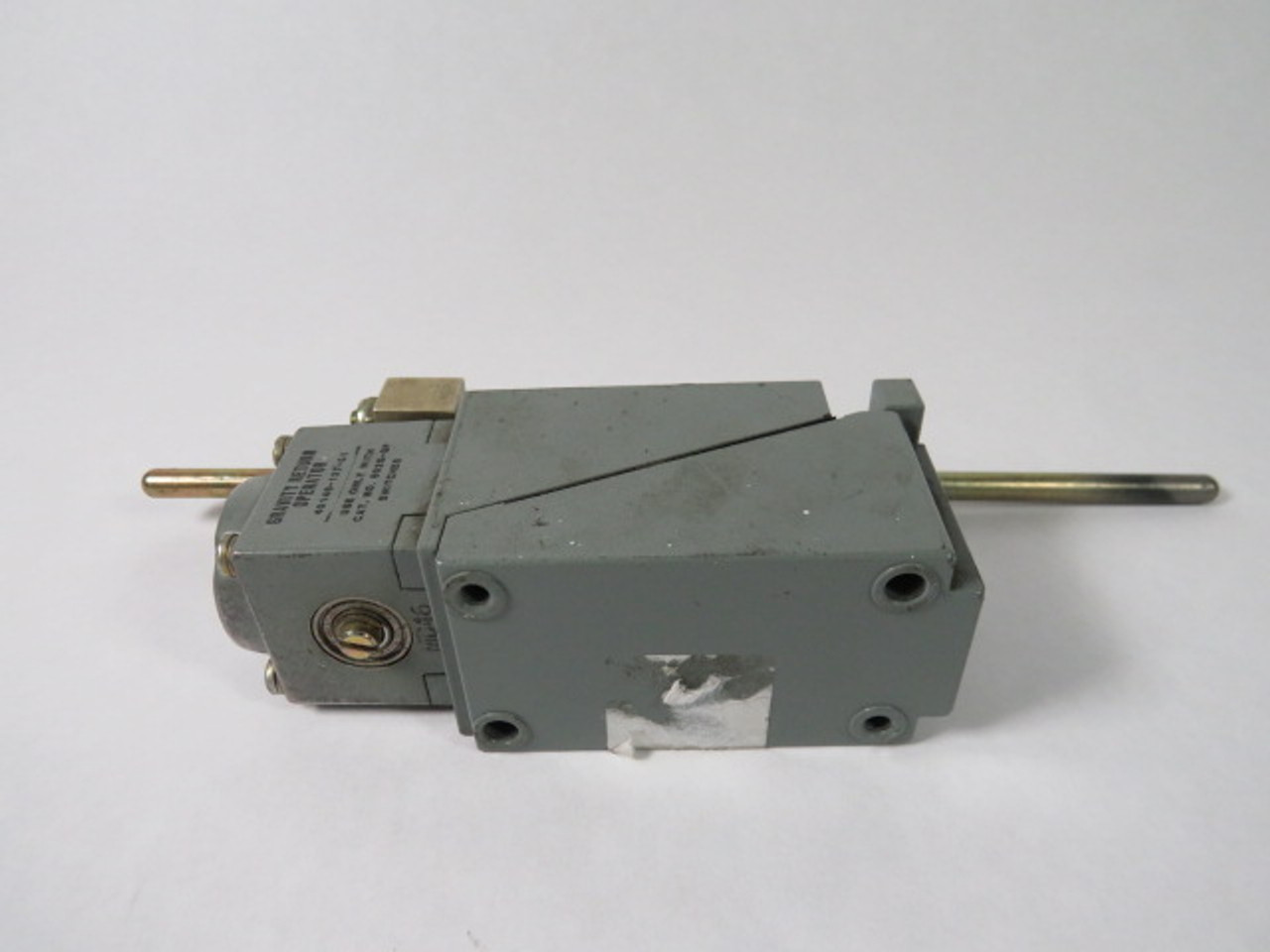 Allen-Bradley 802G-GP Gravity Return Limit Switch With 40146-127-51 Head USED