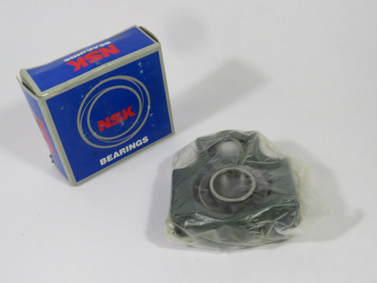 NSK UCT205-100D1 Ball Bearing Narrow Slot 1" ! NEW !