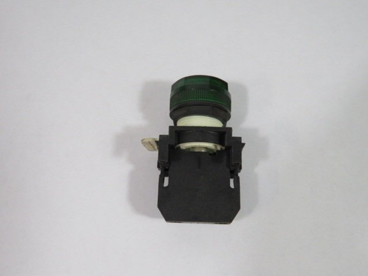 Cutler-Hammer E22H3X10 Green Indicating Light 110/120V 1.2W USED