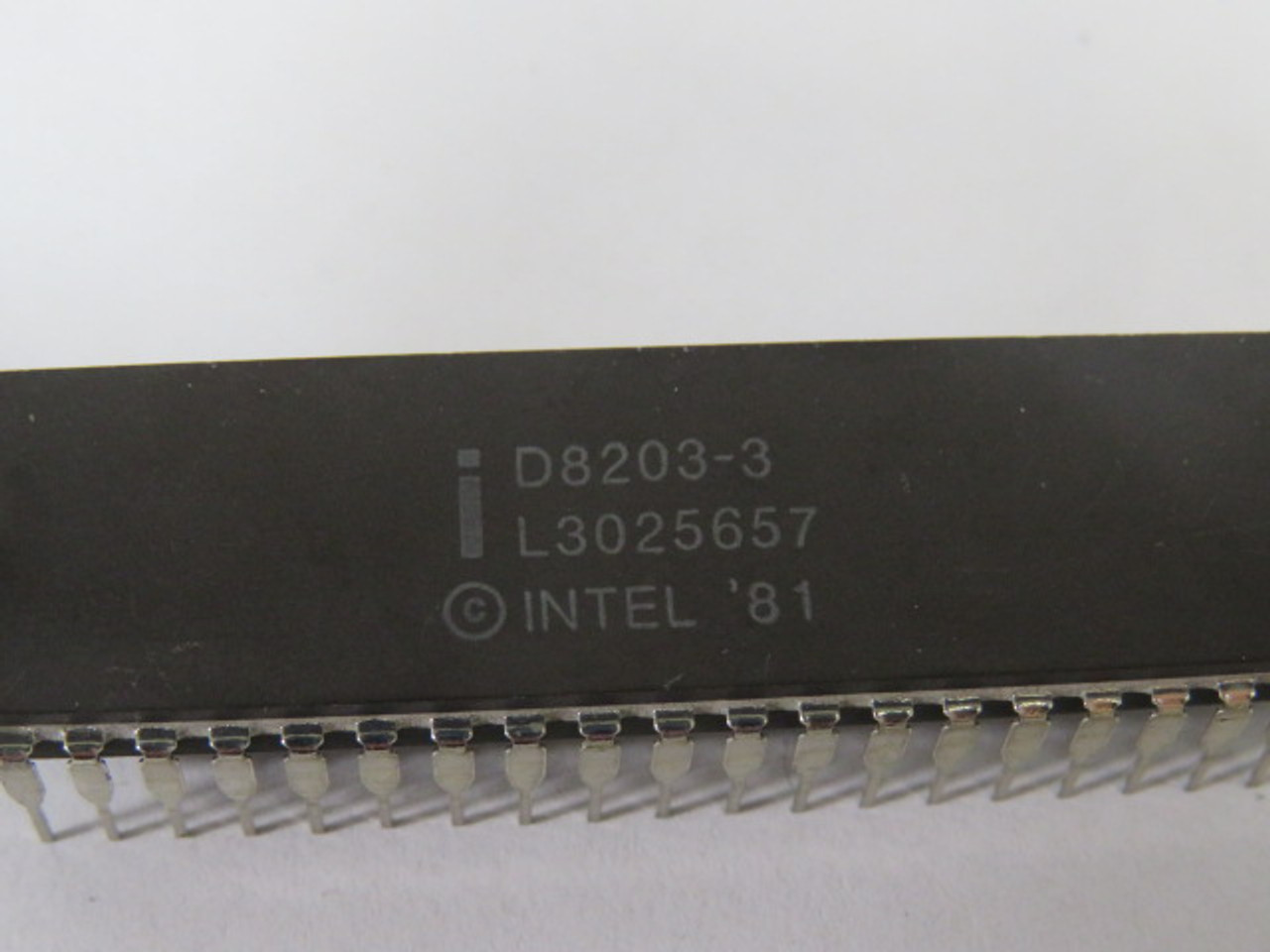 Intel D8203-3 Vintage 64K 40-Pin Ceramic Memory Chip NOP