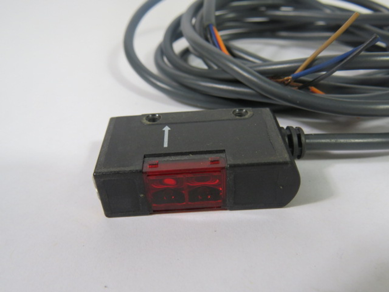 Omron E3S-AT71-D Photoelectric Switch 10-30VDC USED