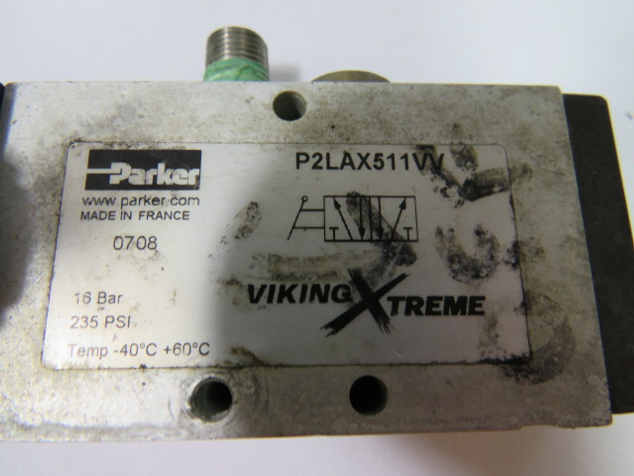 Parker P2LAX511VV 5/2 Way Pneumatic Lever Operated Valve 16Bar 1/8"NPT USED