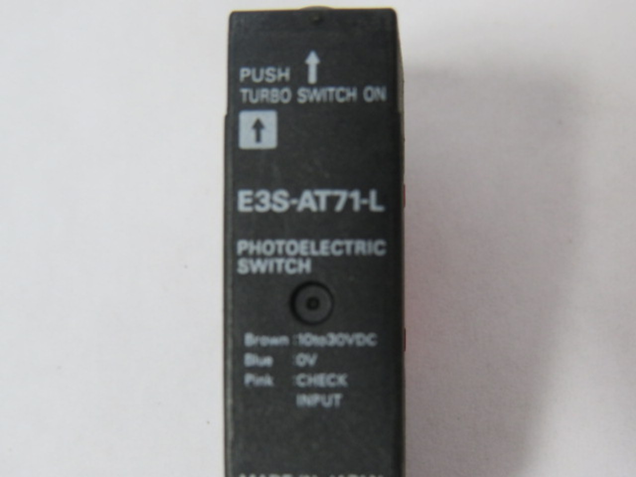 Omron E3S-AT71-L Photoelectric Switch 10-30VDC USED