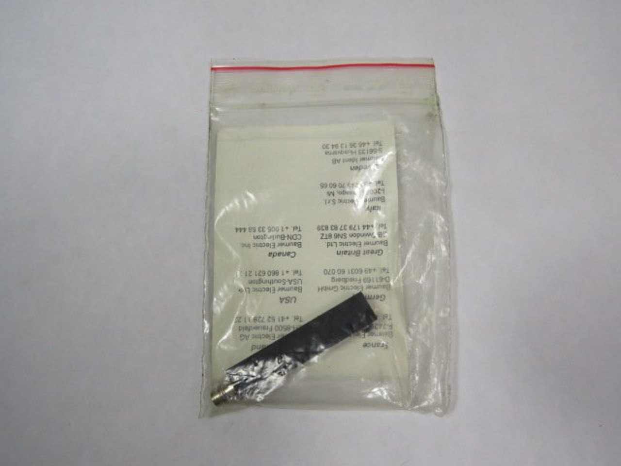 Baumer FSDM08D9002/S35 Photoelectric Sensor 10-30VDC ! NWB !