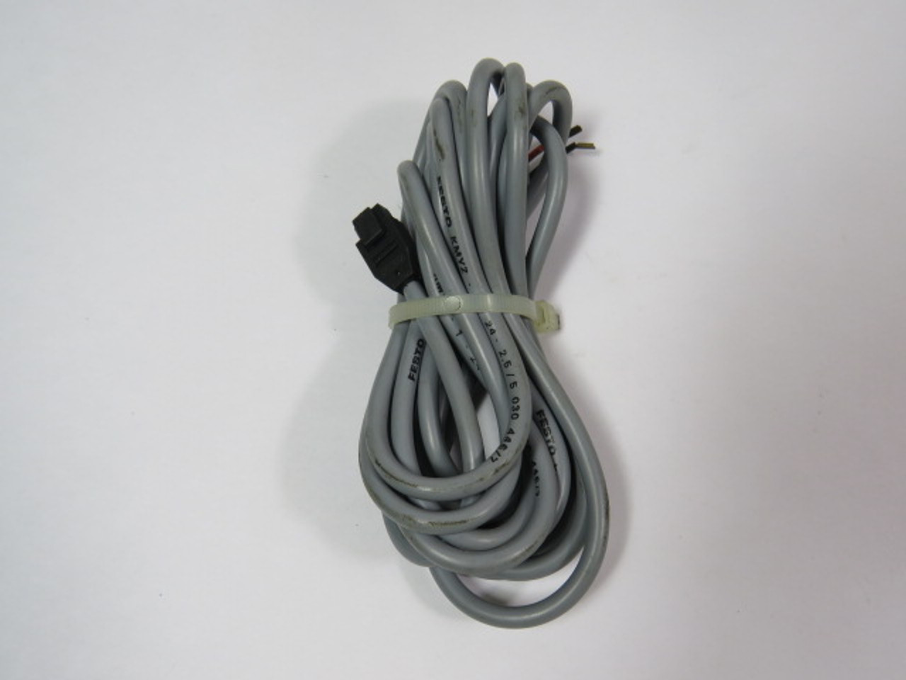 Festo KMYZ-1-24-2.5 Plug Socket with Cable USED