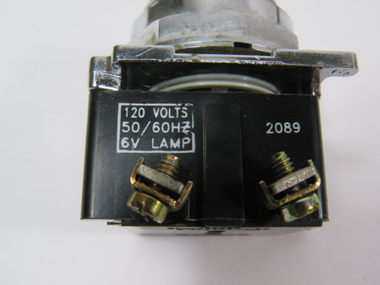 Cutler-Hammer 10250T181N Indicating Light 120V 50/60HZ 6V Lamp No Lens USED
