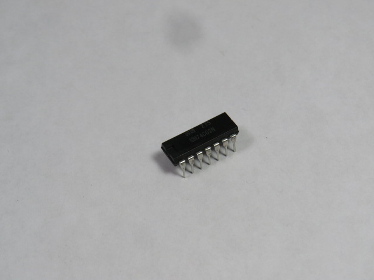 National MM74C02N 2-Input Quad Nor Gate IC Chip USED