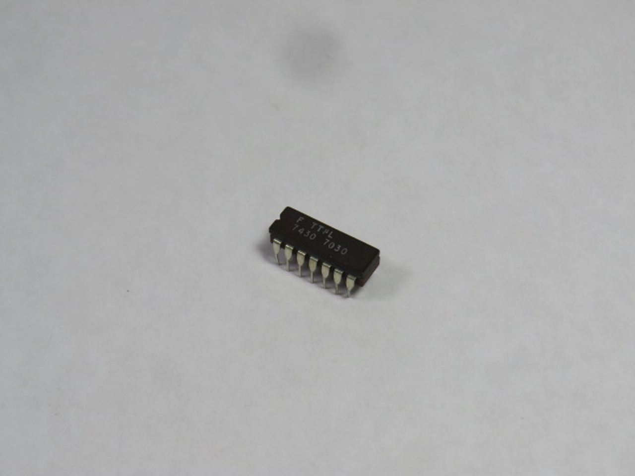 Fairchild 7430-7030 IC Chip USED