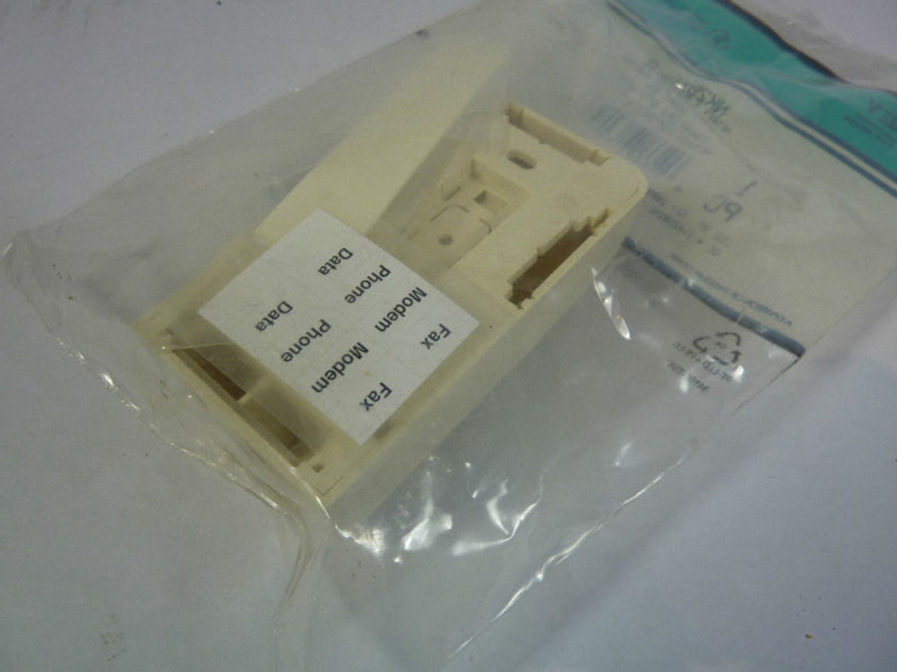 Panduit NK2BXIW-A White Surface Mount 2 Position ! NEW