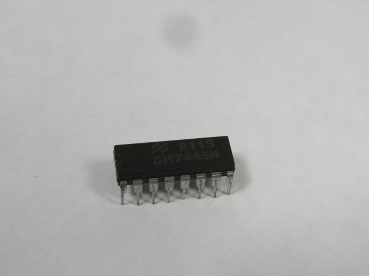 National DM7445N Semiconductor IC Chip USED