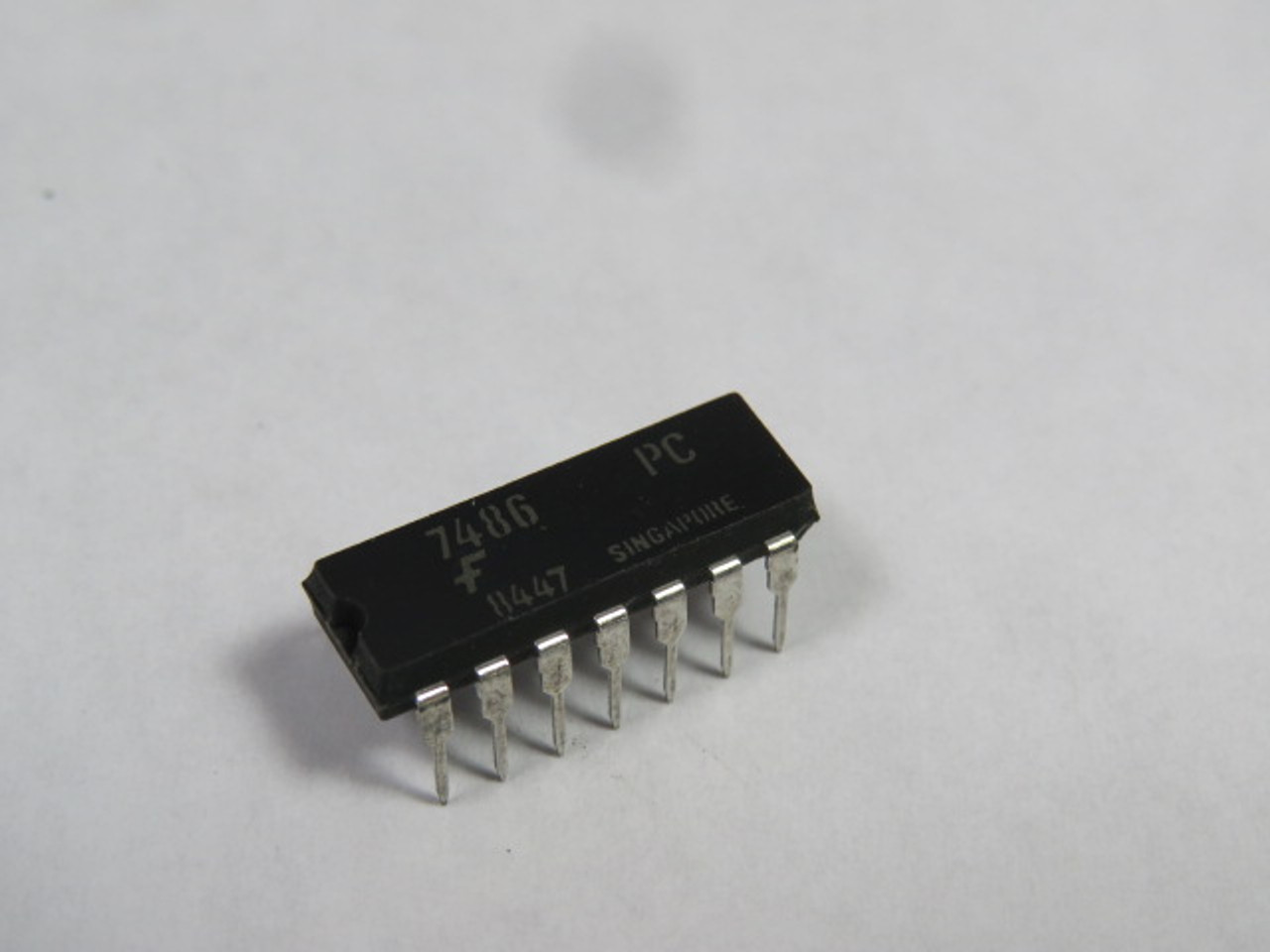 Fairchild DM7486 2-Input Quad or Gate IC Chip USED