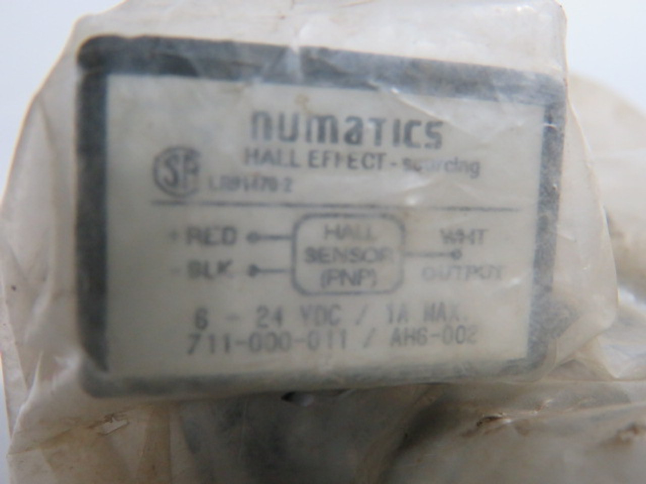 Numatics AH6-002 Sourcing NPN Hall Effect Switch 6-24VDC 1A ! NWB !