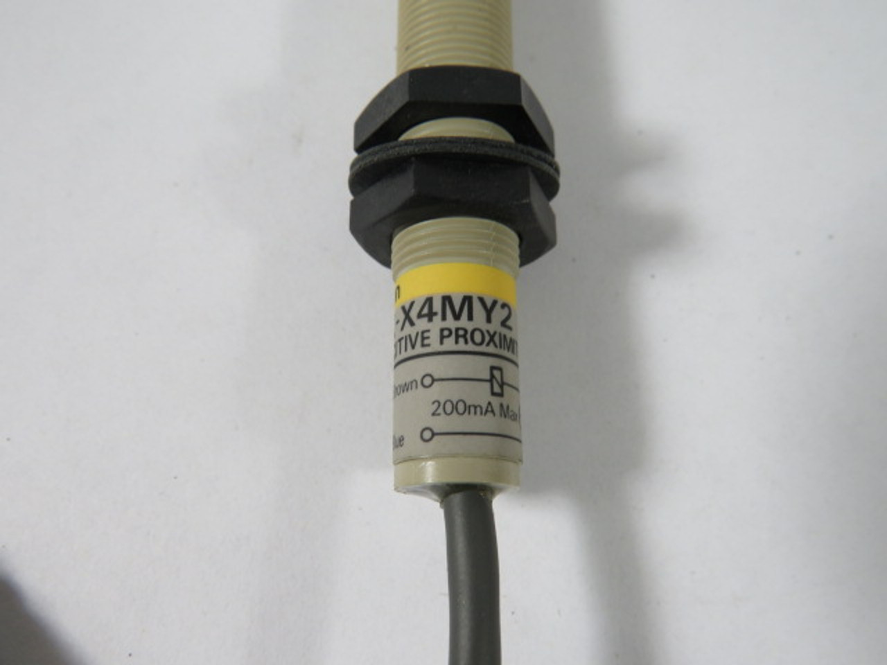 Omron E2K-X4MY2 Capacitive Proximity Switch 100-240VAC 200mA ! NOP !