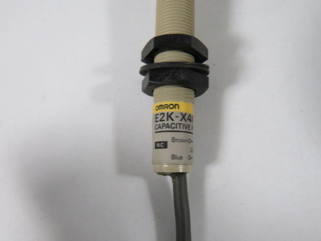 Omron E2K-X4MY2 Capacitive Proximity Switch 100-240VAC 200mA ! NOP !