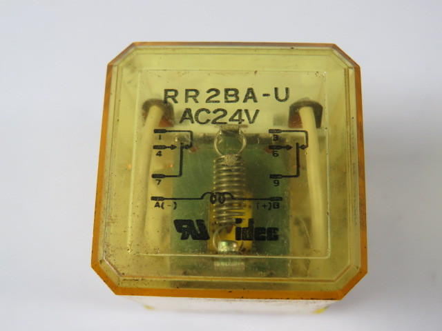 IDEC RR2BA-U-AC24V Relay 24VAC 10A 8-Pin USED