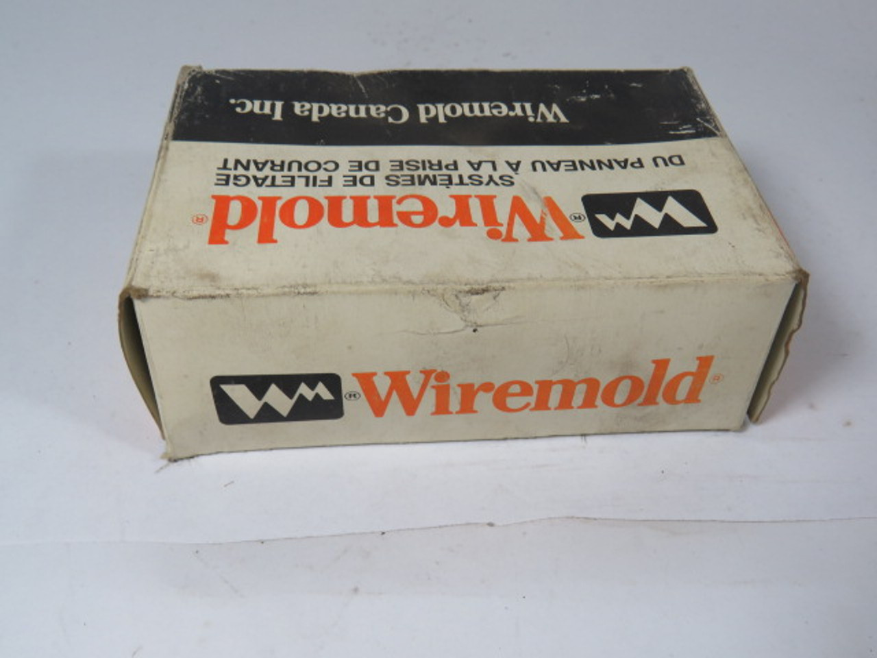 Wiremold C1543GL Duplex Receptacle Box & Cover 15A 125V ! NEW !