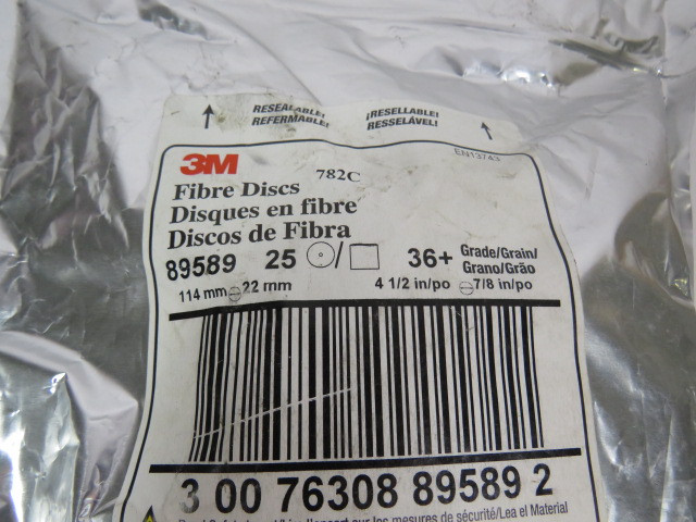 3M 89589 *Sealed* 25-Pack 4-1/2" Dia. x7/8" Thick Fibre Disc 36+ Grade ! NWB !