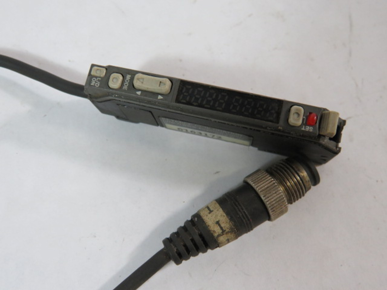 Keyence FS-V21R Fiber Optic Photoelectric Amplifier Missing Cover USED