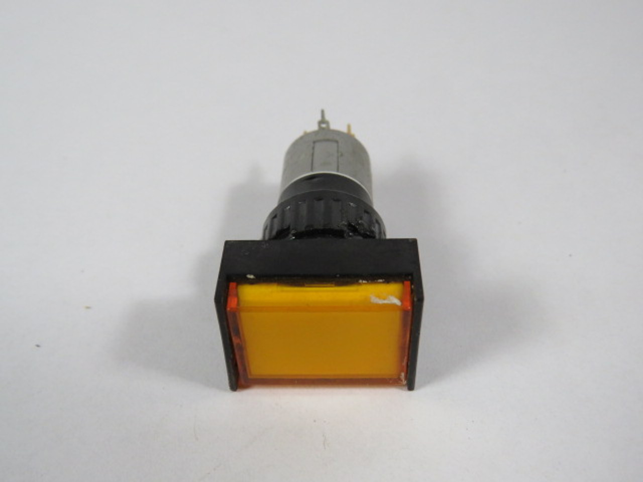 EAO 51-425.036 Yellow Push Button Actuator 48V/1,2W USED