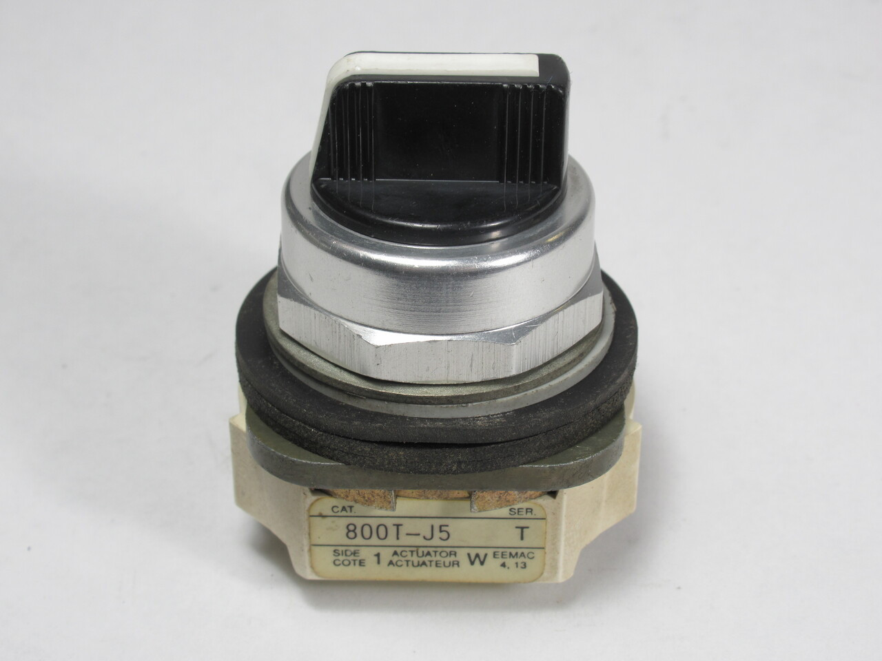 Allen-Bradley 800T-J5 Series T 3-Position Selector Switch No Contacts USED