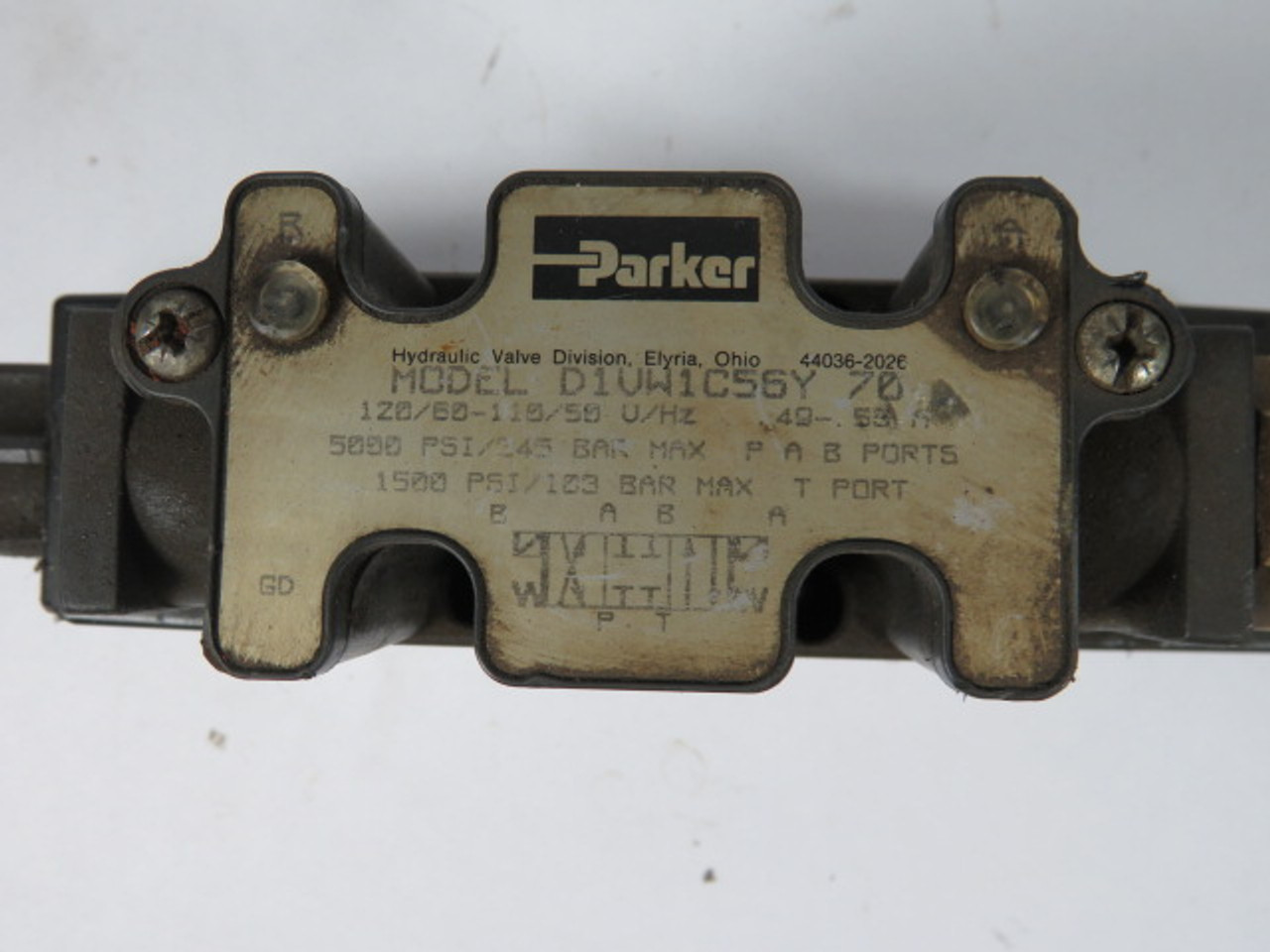 Parker D1VW1C56Y-70 Hydraulic Valve 110/120V 50/60Hz USED