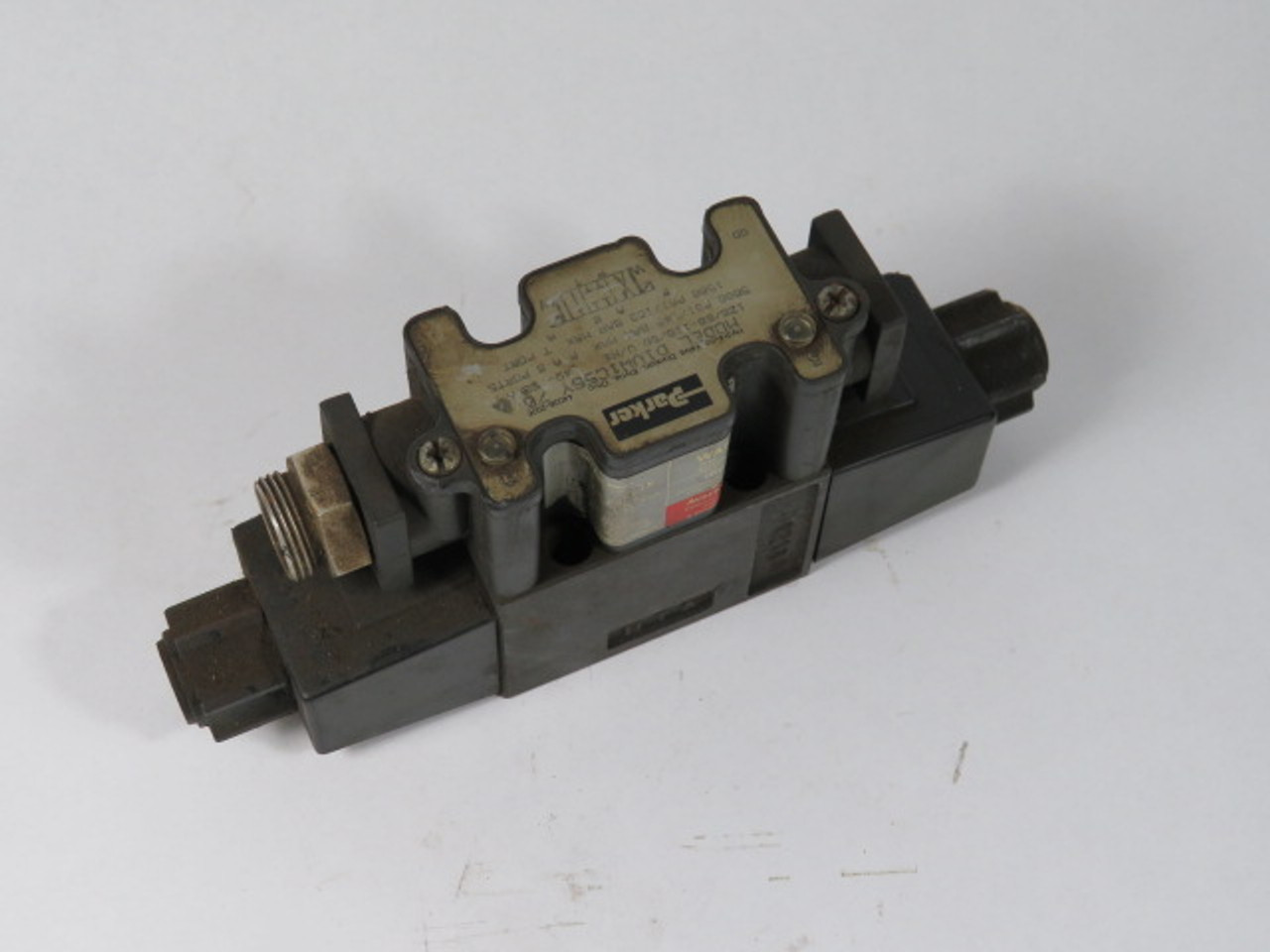 Parker D1VW1C56Y-70 Hydraulic Valve 110/120V 50/60Hz USED