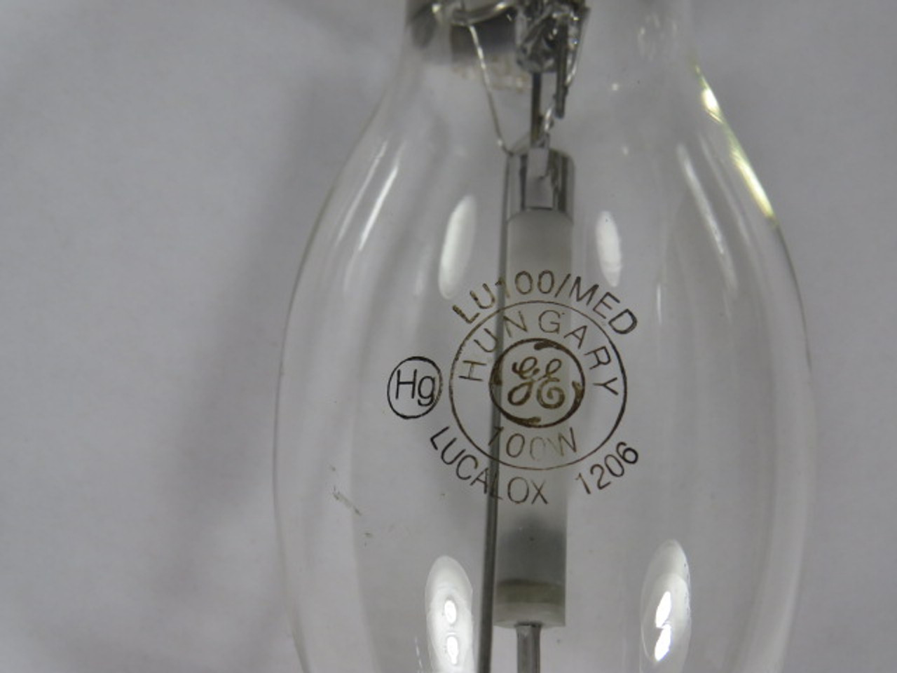 General Electric LU100/MED Lucalox Lamp 100W ! NEW !