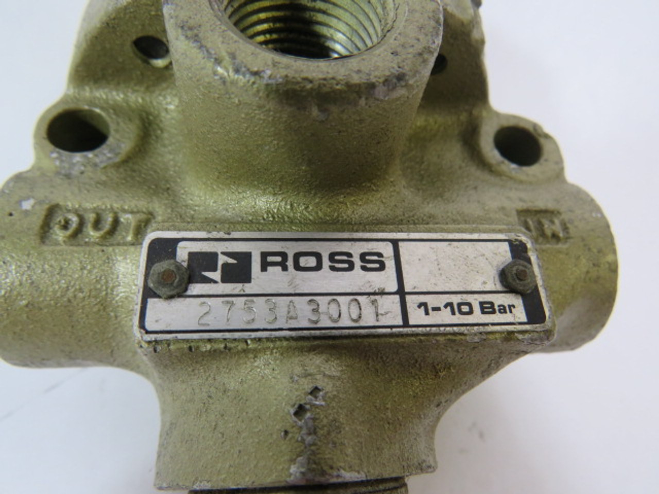 Ross 2753A3001 3/2 Single Pressure Controlled Spring Return 3/8"In/Out USED