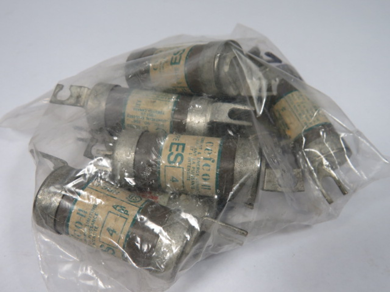 Cefco ES4 Open Hole Current & Limiting Fuse 4A 600V Lot of 10 USED