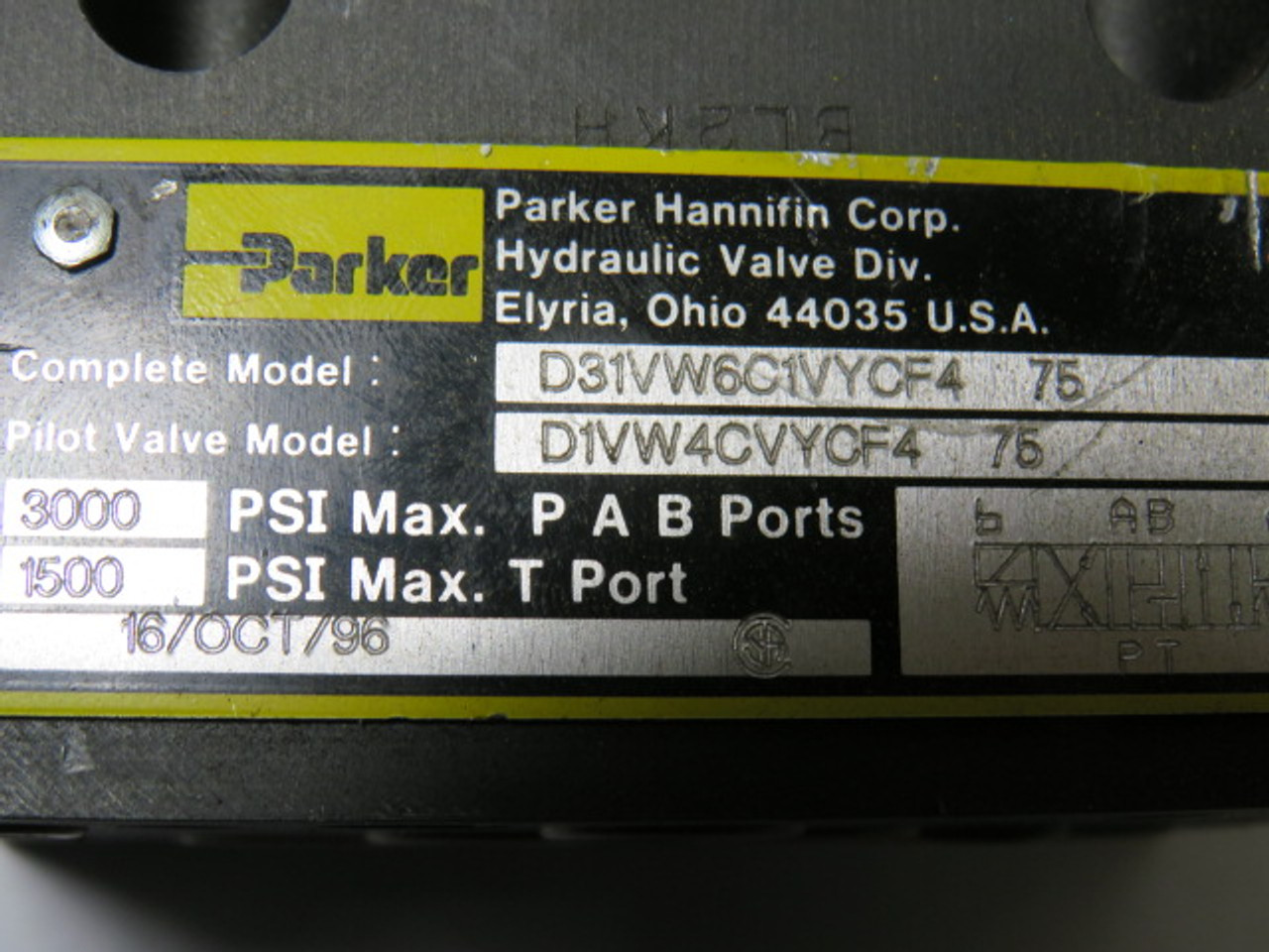 Parker D31VW6C1VYCF4 Pilot Operated Directional Valve Body Only ! AS IS !